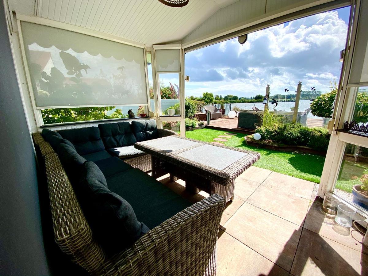 Ferienhaus Mit Wundervollem Seeblick Ferienpark Vislust Ijsselmeer Wervershoof Exterior foto